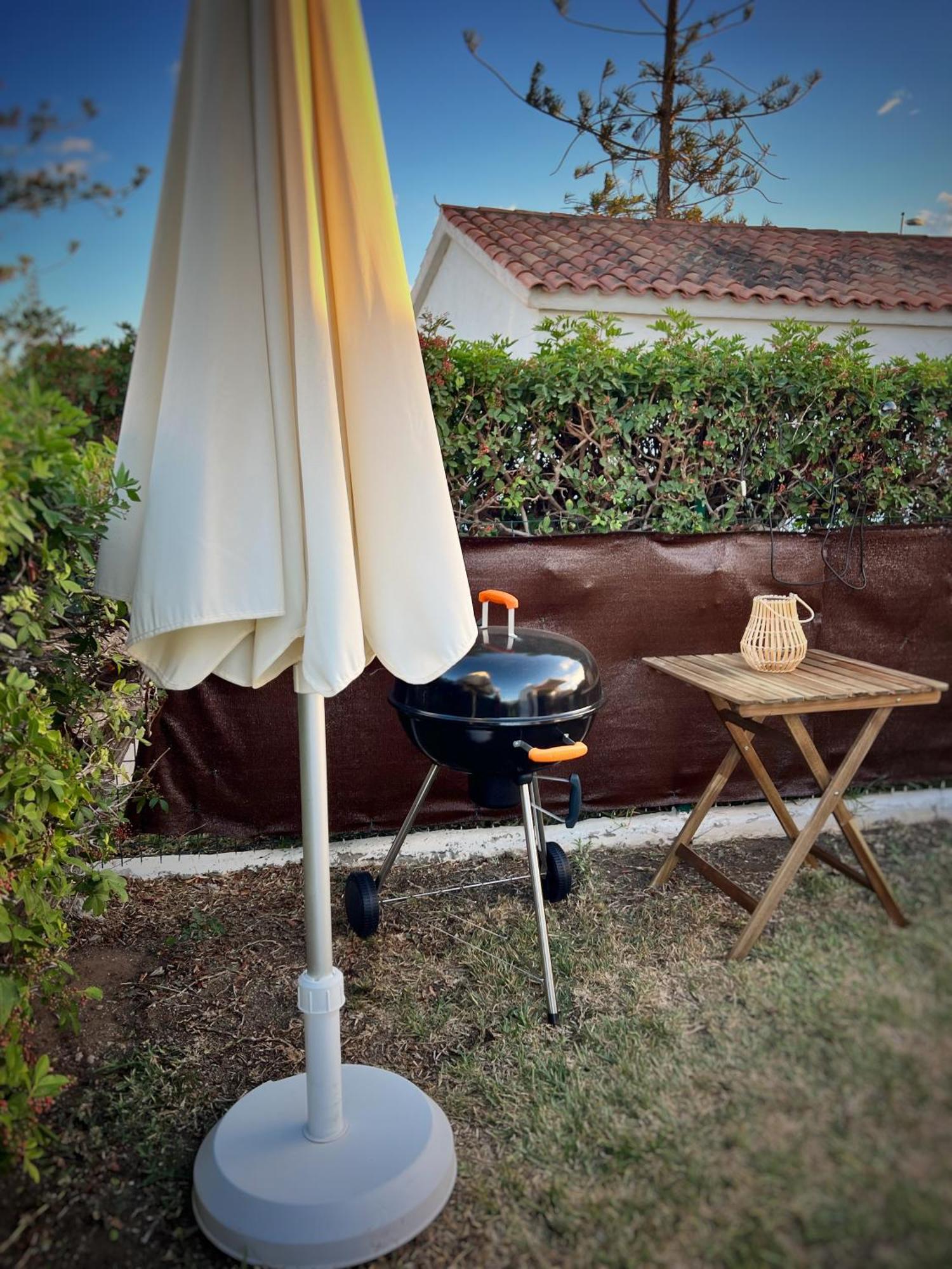 Buzzstays: 1-Bed Bungalow, Garden, Near Yumbo & Beach Maspalomas  Exterior photo
