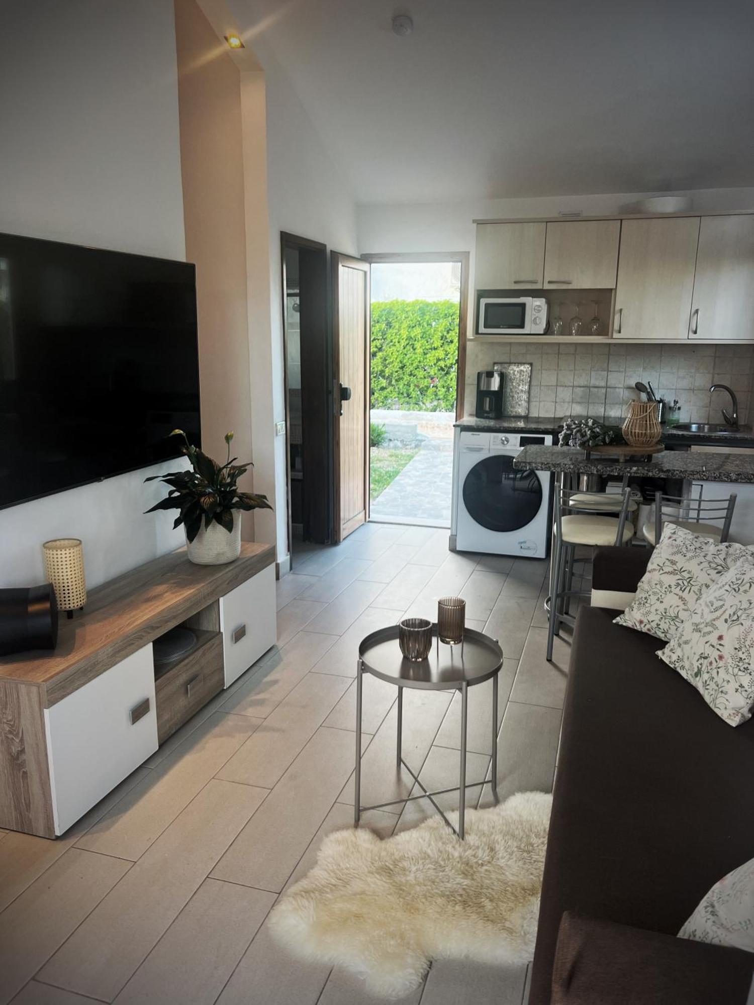 Buzzstays: 1-Bed Bungalow, Garden, Near Yumbo & Beach Maspalomas  Exterior photo